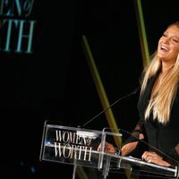 Blake Lively muy feliz en su primer acto público tras ser madre por segunda vez