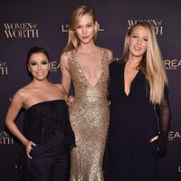 Eva Longoria, Karlie Kloss y Blake Lively en un acto solidario de L'Oreal en Nueva York