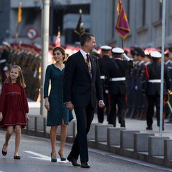 Los Reyes Felipe y Letizia con sus hijas Leonor y Sofía en la Apertura de la XII Legislatura