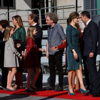 Los Reyes Felipe y Letizia con sus hijas Leonor y Sofía saludan a los políticos en la Apertura de la XII Legislatura