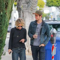 Meg Ryan paseando con su hijo Jack