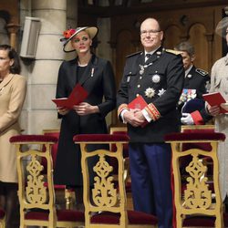 Alberto y Charlene de Mónaco con las Princesas Carolina y Estefanía en Día Nacional de Mónaco 2016