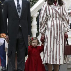 Andrea Casiraghi y Tatiana Santo Domingo con su hija India en su debut en el Día Nacional de Mónaco 2016