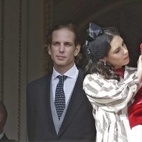 Tatiana Santo Domingo acaricia a su hija India junto a Andrea Casiraghi en el Día Nacional de Mónaco 2016