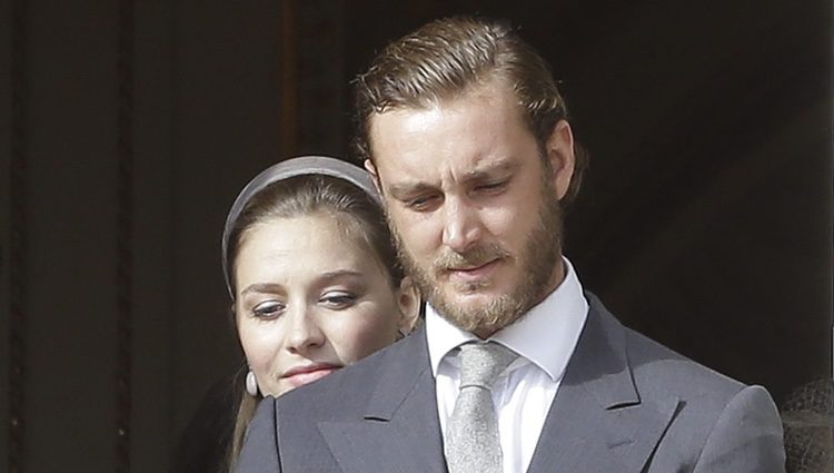 Beatrice Borromeo agarra a Pierre Casiraghi en el Día Nacional de Mónaco 2016