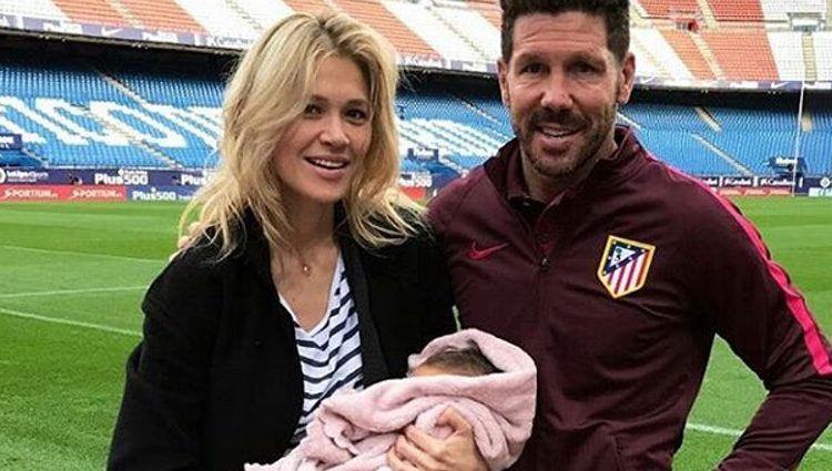 Carla Pereyra, Simeone y su hija Francesca en el Calderón