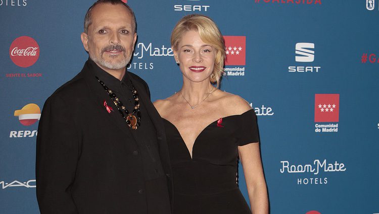 Miguel Bosé y Belén Rueda en la Gala Sida 2016