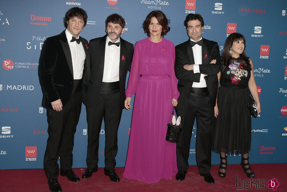 Jordi Cruz, Pepe Rodríguez, Samantha Vallejo-Nágera, Fernando Tejero y Loles León en la Gala Sida 2016