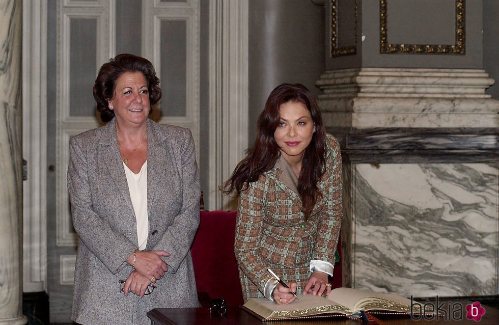 Rita Barberá y Ornella Muti