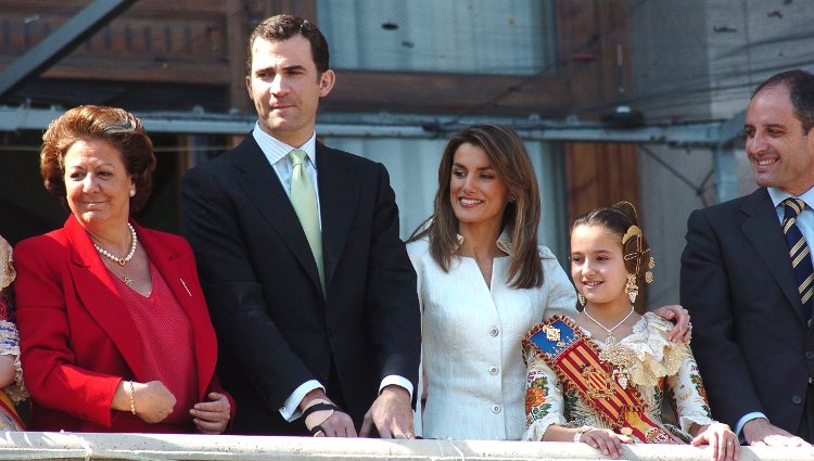 Rita Barberá con los Reyes Felipe y Letizia y Francisco Camps