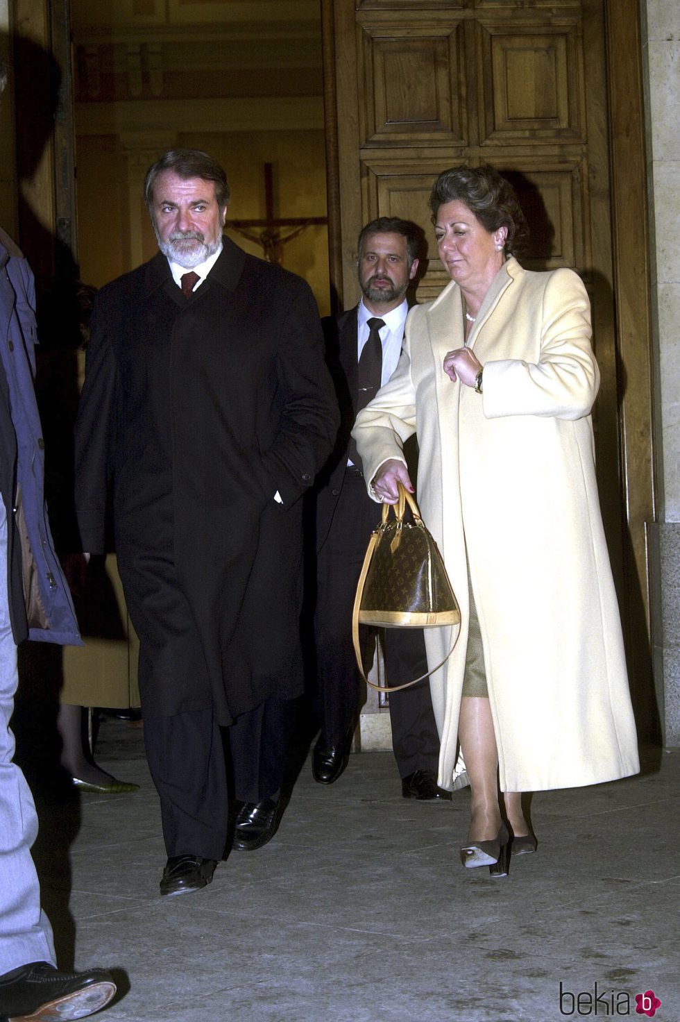 Jaime Mayor Oreja y Rita Barberá en el funeral de Manuel Aznar