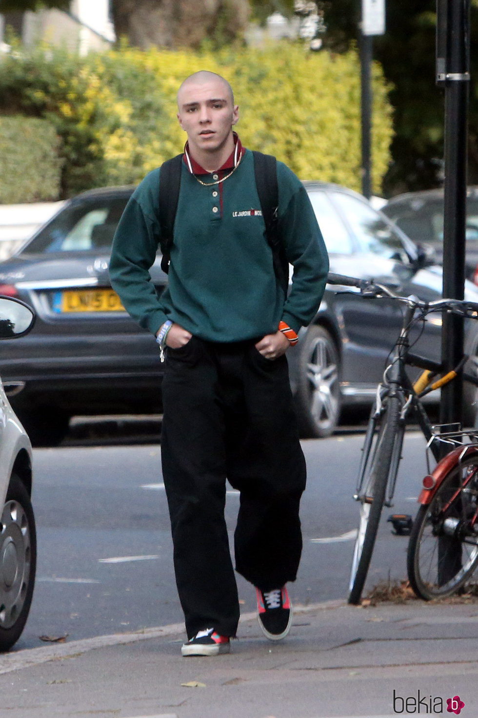 Rocco Ritchie pasea por las calles de Londres