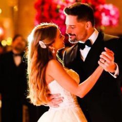 Sofia Vergara y Joe Manganiello bailando en su banquete de bodas