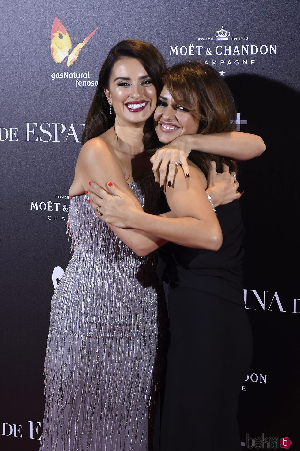 Penélope y Mónica Cruz en la premiere de 'La Reina de España' en Madrid