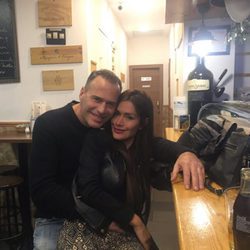 Carlos Lozano y Miriam Saavedra en la celebración de cumpleaños del presentador