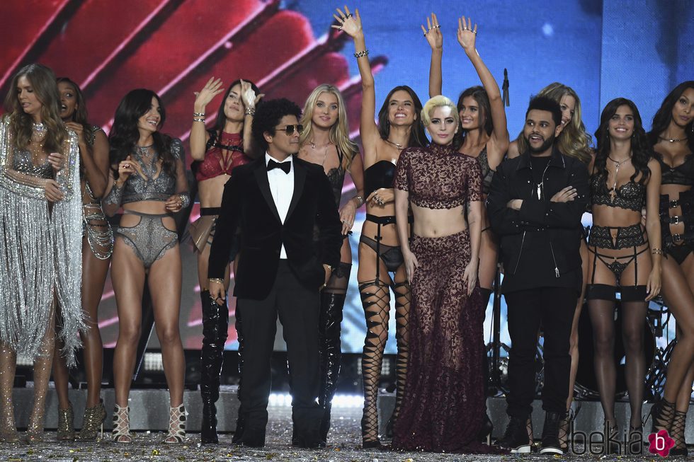 Bruno Mars, The Weekend y Lady Gaga en el Victoria's Secret Fashion Show 2016