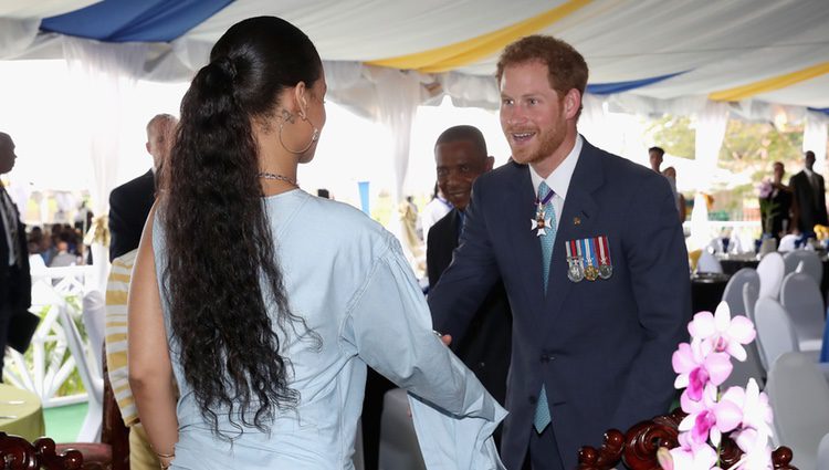 Rihanna y el Príncipe Harry en el momento en el que se conocieron