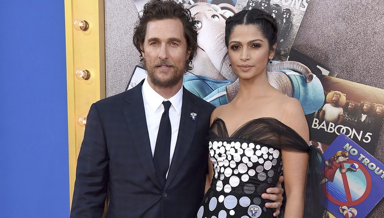 Matthew McConaughey y Camila Alves en la premiere de 'Sing'