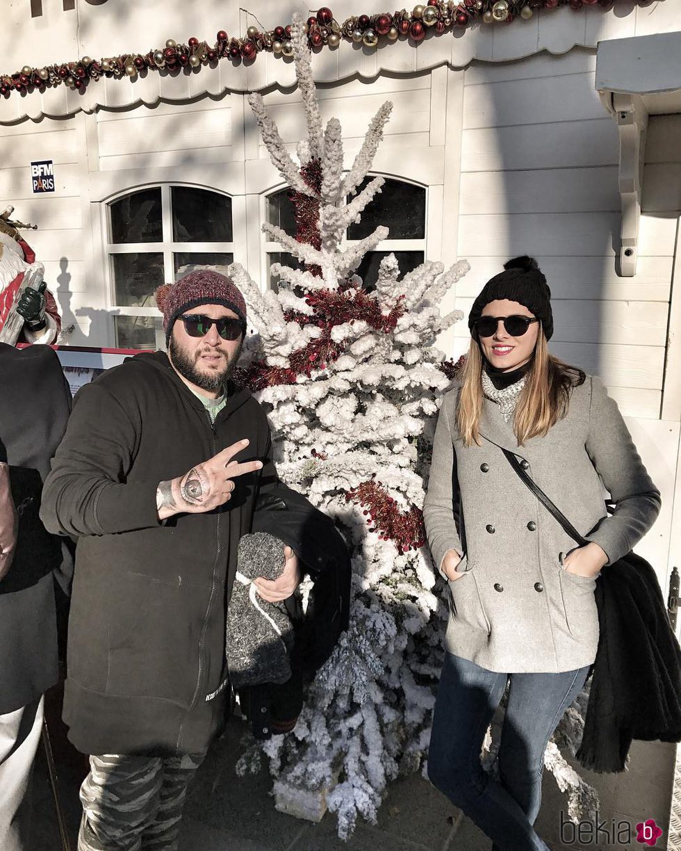 Kiko Rivera e Irene Rosales disfrutando de la decoración de Navidad de París