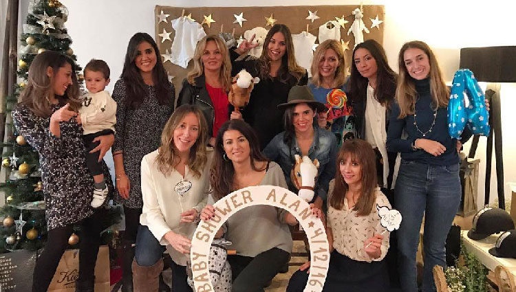 Helen Lindes celebra una 'Baby Shower' mientras espera el nacimiento de Alan