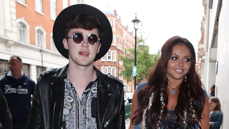 Jake Roche y Jesy Nelson en Londres