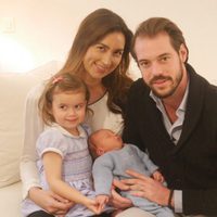 Primera imagen de Liam de Luxemburgo con sus padres Félix y Claire y su hermana Amalia