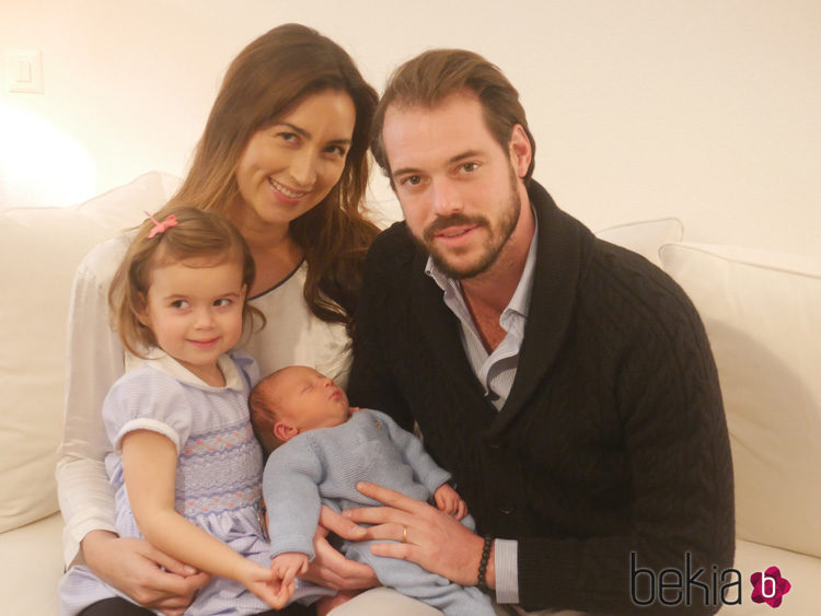 Primera imagen de Liam de Luxemburgo con sus padres Félix y Claire y su hermana Amalia