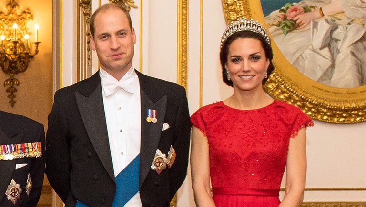 El Príncipe Guillermo y Kate Middleton en la recepción al Cuerpo Diplomático