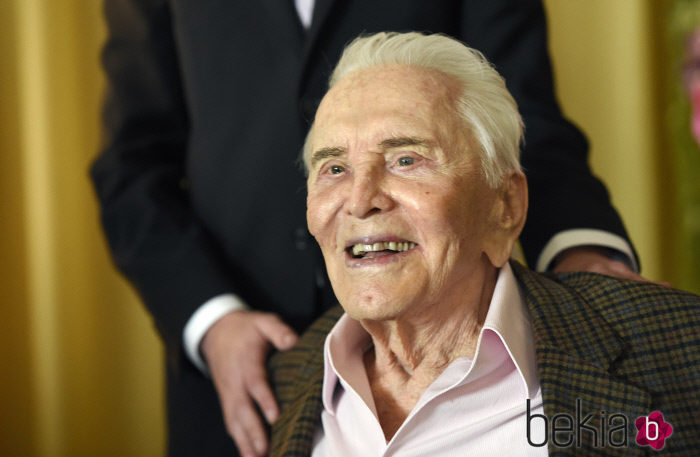 Kirk Douglas celebra su 100 cumpleaños