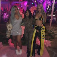 Kylie Jenner, Jordyn Woods y Tiffany Sorya en el cumpleaños de Christina Aguilera