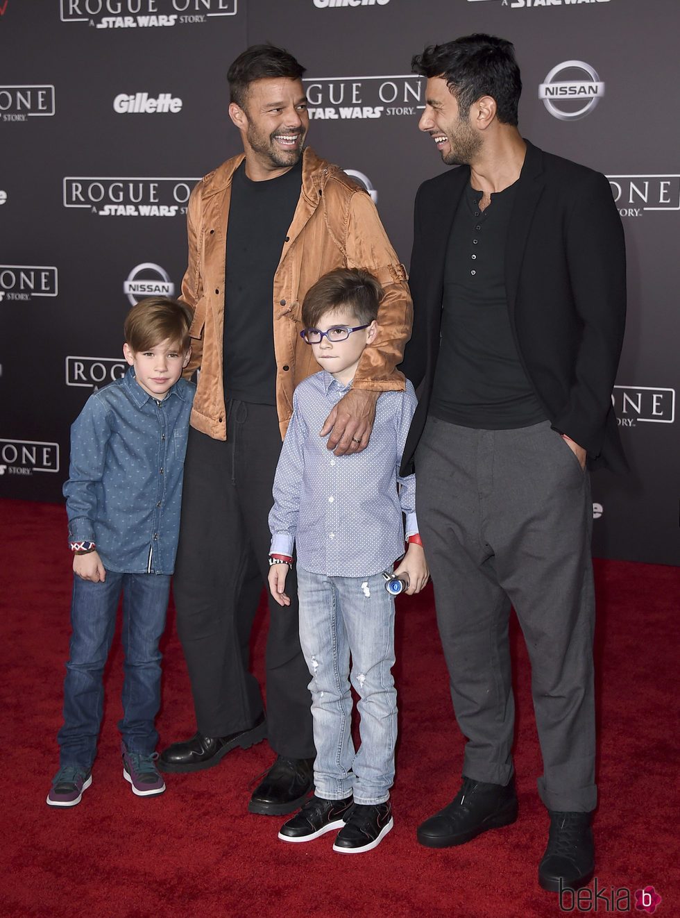 Ricky Martin y Jwan Yosef, muy felices junto a Matteo y Valentino en la premiere de 'Rogue One'