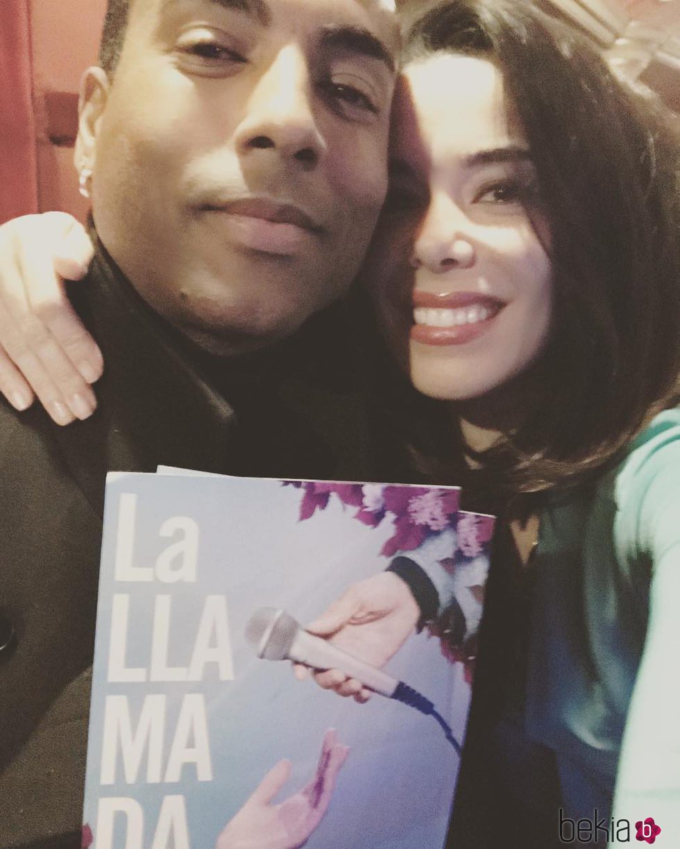 Beatriz Luengo y Yotuel Romero disfrutan de una romántica velada teatral