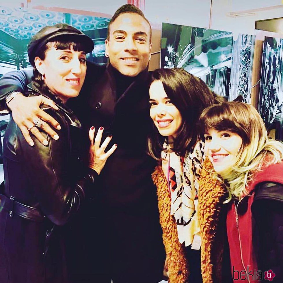 Beatriz Luengo y Yotuel Romero disfrutan junto a Rossy de Palma y Angy de una velada teatral