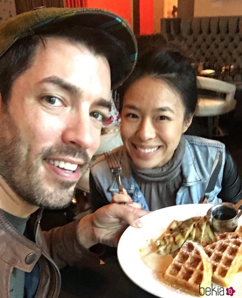 Drew Scott le ha pedido matrimonio a su actual pareja Linda Phan