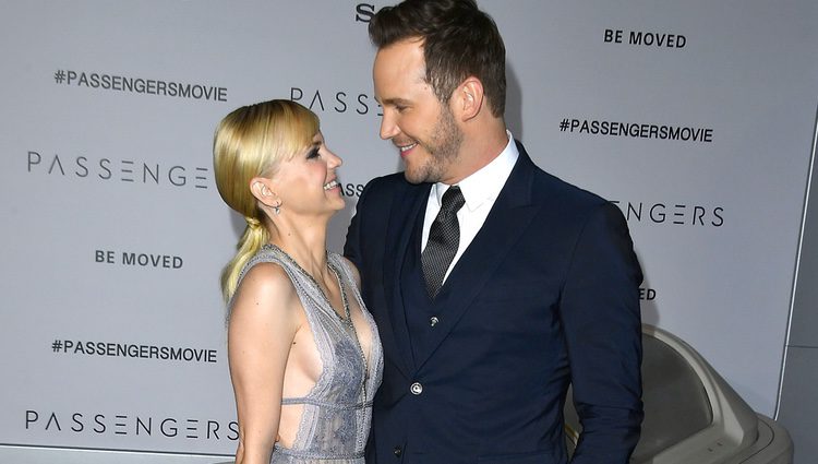 Chris Pratt y Anna Faris, muy cómplices en la premiere de 'Passengers'