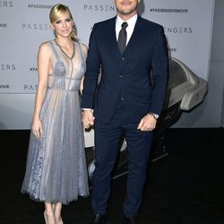 Chris Pratt y Anna Faris, cogidos de la mano en la premiere de 'Passengers'