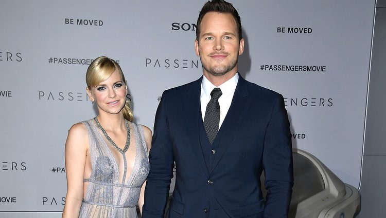 Chris Pratt y Anna Faris, cogidos de la mano en la premiere de 'Passengers'