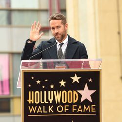 Ryan Reynolds durante su discurso recibiendo la estrella del Paseo de la Fama de Hollywood