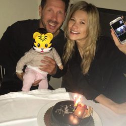 Carla Pereyra celebrando su 30 cumpleaños con El Cholo Simeone y Francesca