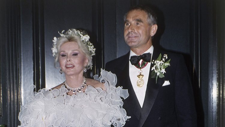 Zsa Zsa Gabor en su boda con Frederic von Anhalt