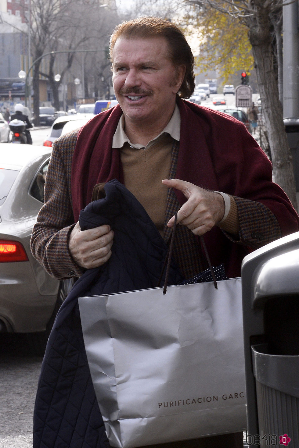 Bigote Arrocet de compras navideñas