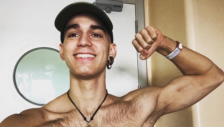 Pablo Ráez se fotografía en el hospital