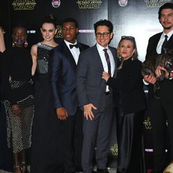 El elenco de 'Star Wars: El despertar de la fuerza' asiste al estreno europeo