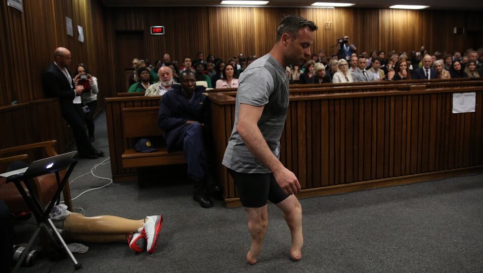 Oscar Pistorius en el juicio por el asesinato de su novia