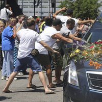 El féretro de Muhammad Ali recorre las calles de Louisville