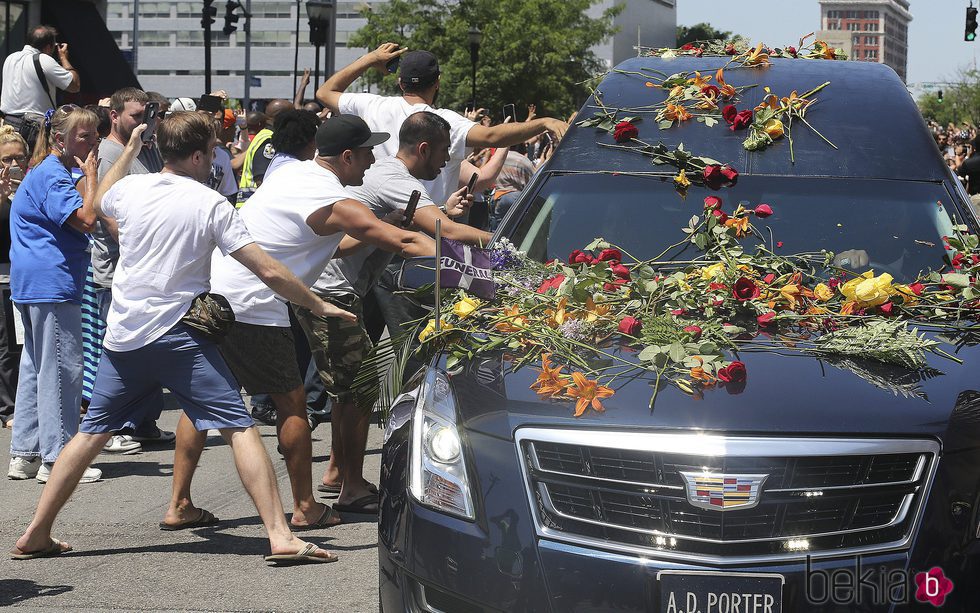 El féretro de Muhammad Ali recorre las calles de Louisville