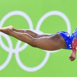 Simon Biles durante su ejercicio en la final femenina de gimnasia de Río 2016