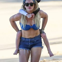 Hilary Duff y su hijo de vacaciones en Hawaii