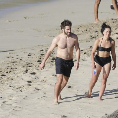 Jake Gyllenhaal con el torso desnudo en las playas de San Bartolomé