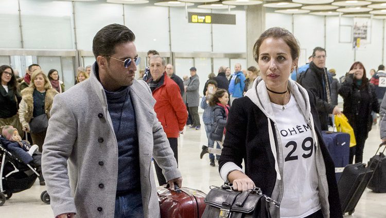 David Bustamante y Paula Echevarría a su regreso a Madrid tras pasar unas vacaciones en Gran Canaria